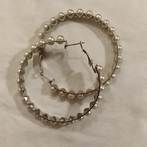 Hoop Earrings with Pearls